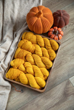 Charger l'image dans la galerie, Retro yellow