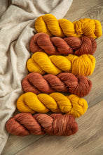 Charger l'image dans la galerie, Retro yellow