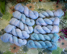 Charger l'image dans la galerie, Wisteria
